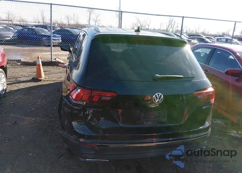 2020 Volkswagen Tiguan 2.0T Se/2.0T Se R-Line Black/2.0T Sel z USA, uszkodzony, nr VIN 3VV2B7AX2LM104600